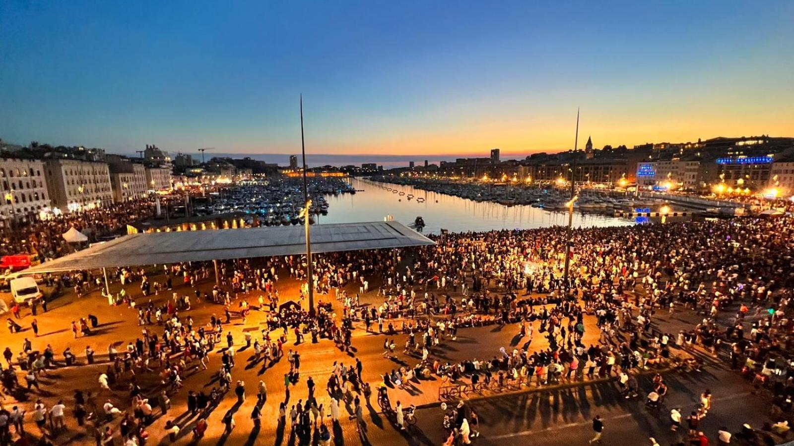 Face Au Vieux Port Vue 180 De Notre Dame Au Panier Apartman Marseille Szoba fotó