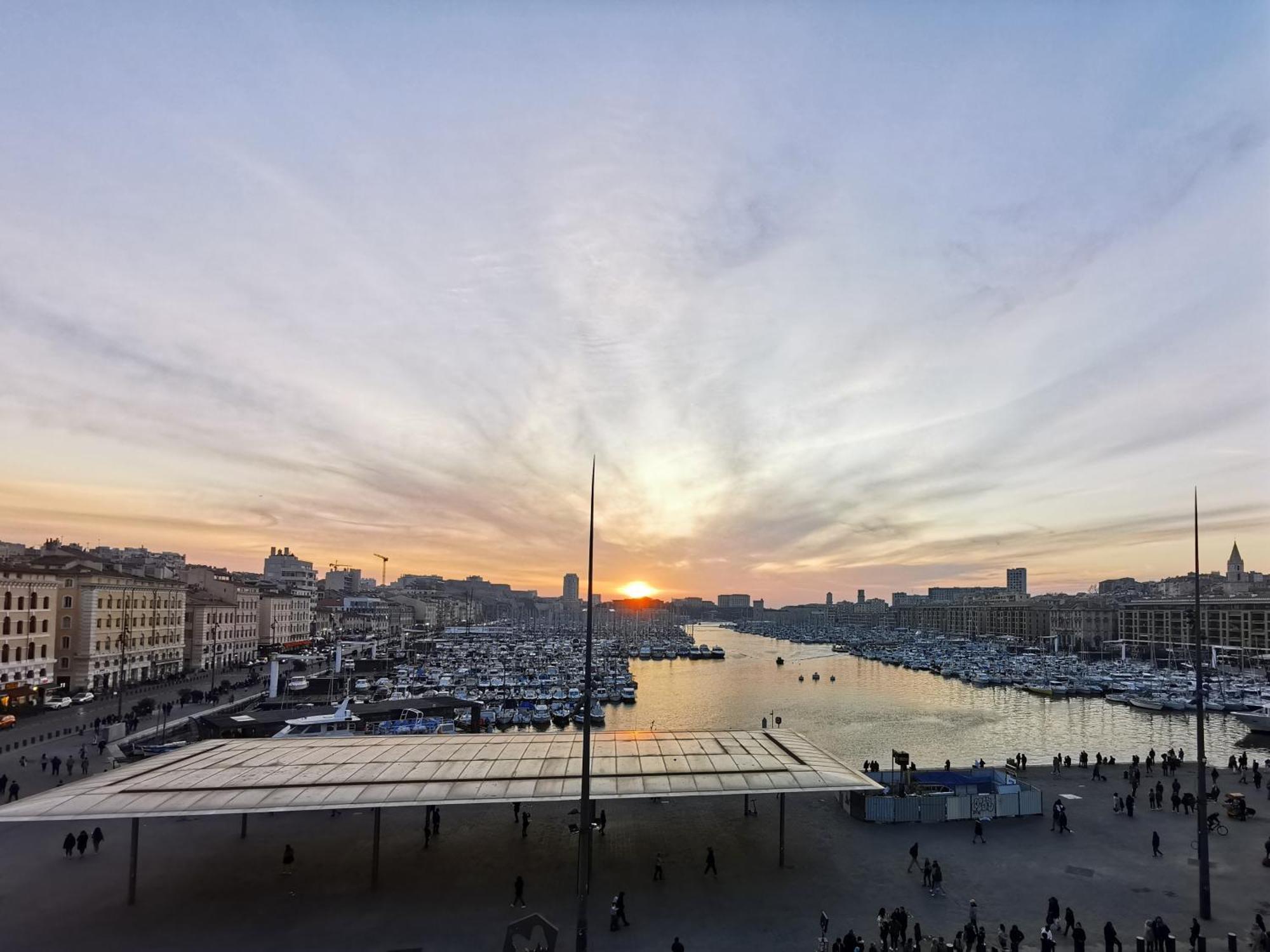 Face Au Vieux Port Vue 180 De Notre Dame Au Panier Apartman Marseille Szoba fotó